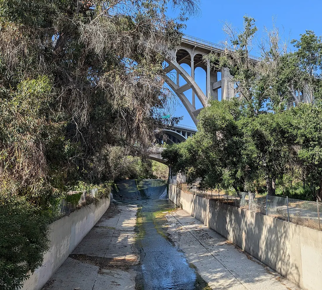Arroyo Seco under the bridges