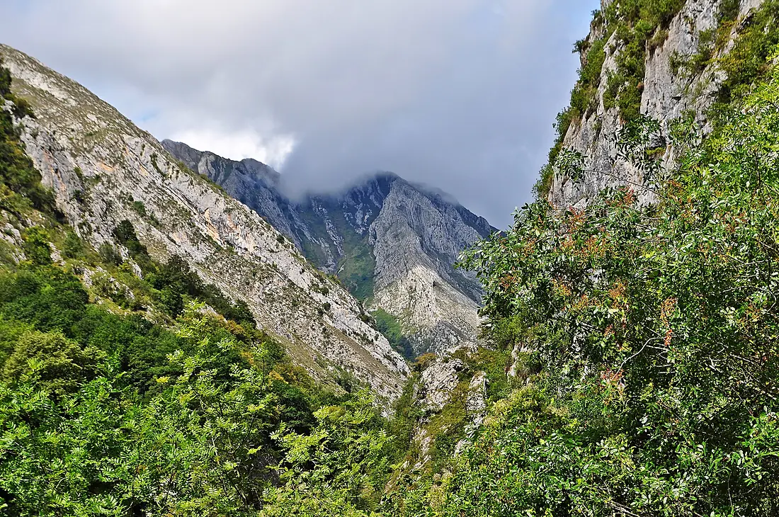"...que los otros desfiladeros célebres..." - panoramio