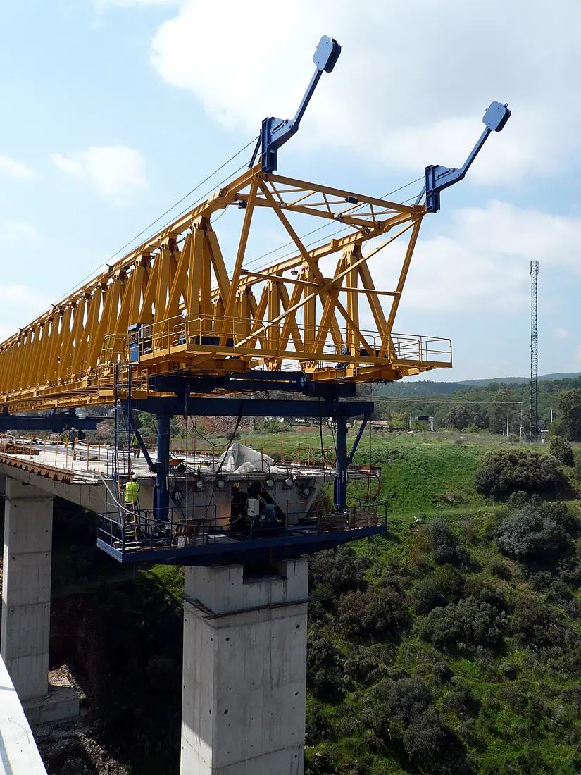 Carro de lanzamiento de dovelas. Viaducto de Despeñaperros