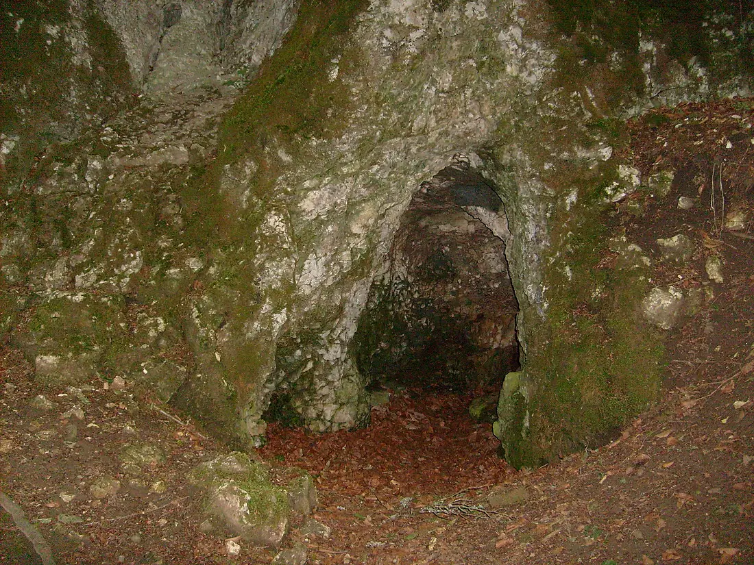 Steinrinne-Felsentäle, Höhlen & Bachversickerung Steinrinnenhöhle Meßkirch-Menningen