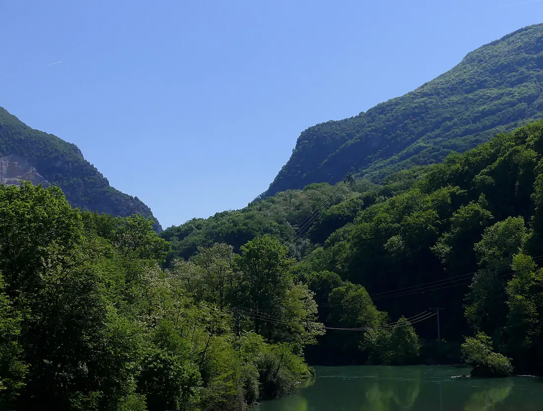 Extrémité ouest Gorges Val-du-Fier au matin (mai 2024)