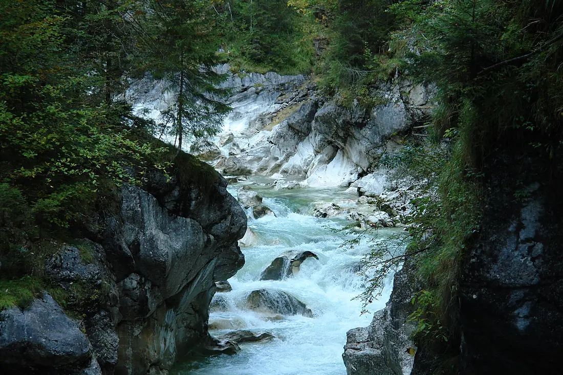 Brandenberger Ache rauscht durch die Kaiserklamm