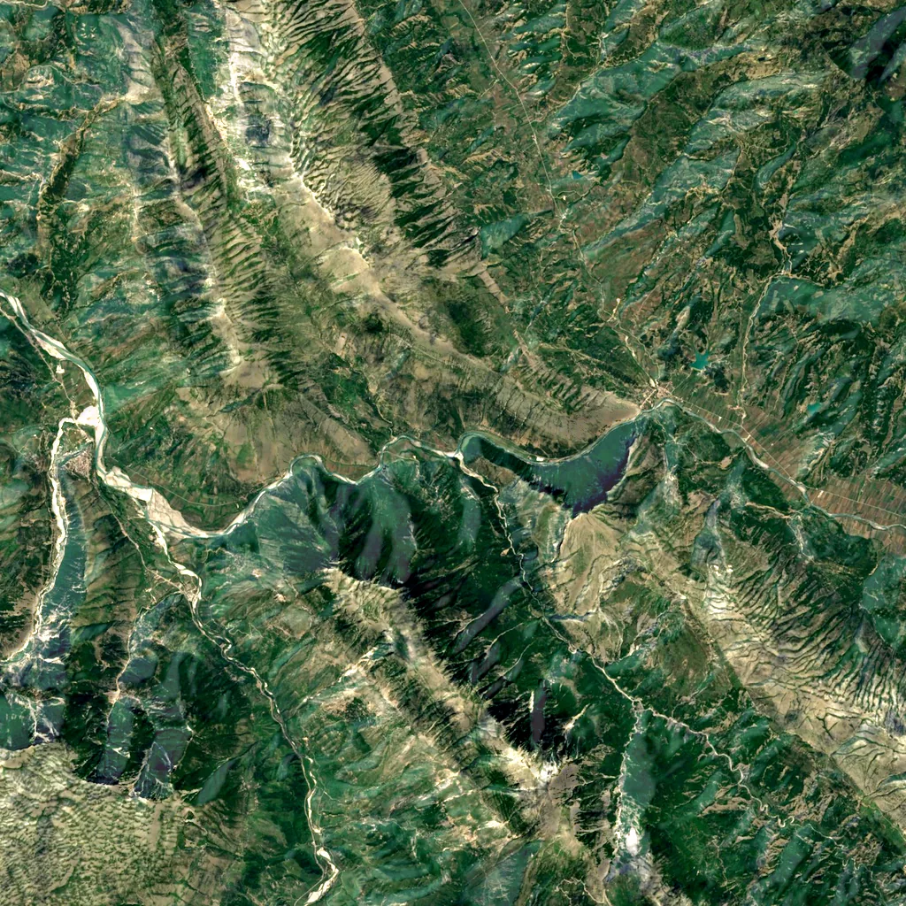 Këlcyrë Gorge seen from above (Sentinel-2)
