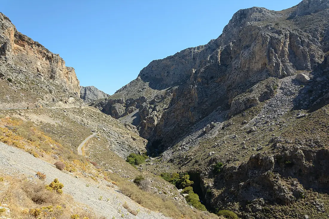 Kourtaliotiko Gorge 01
