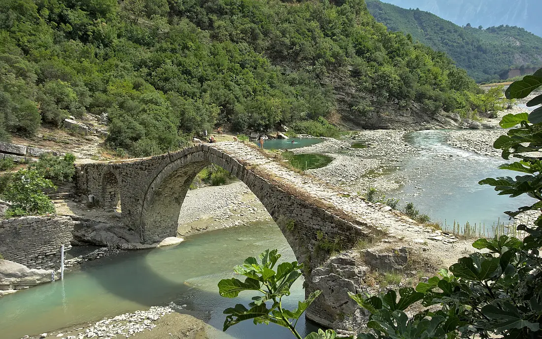 Banjat e Benjës with river Lengarica and Ura e Kadiut