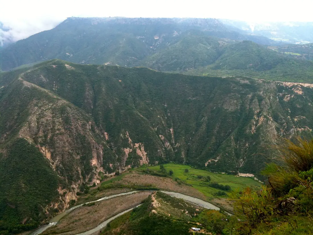 Casas en el abismo. - panoramio