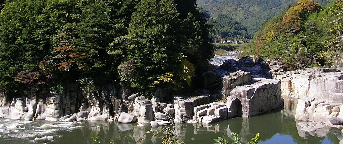 Nezame-no-toko, Kiso River