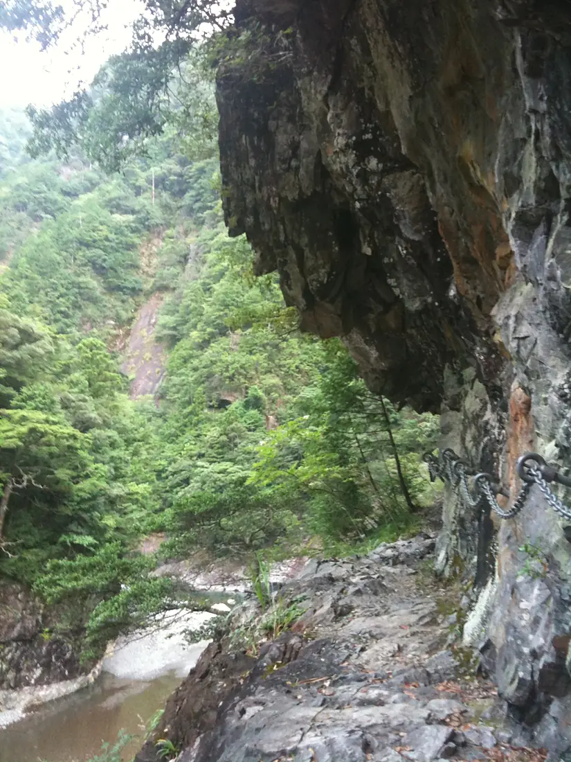 大台ヶ原登山口 入り口 片洞門 （大杉谷側） - panoramio