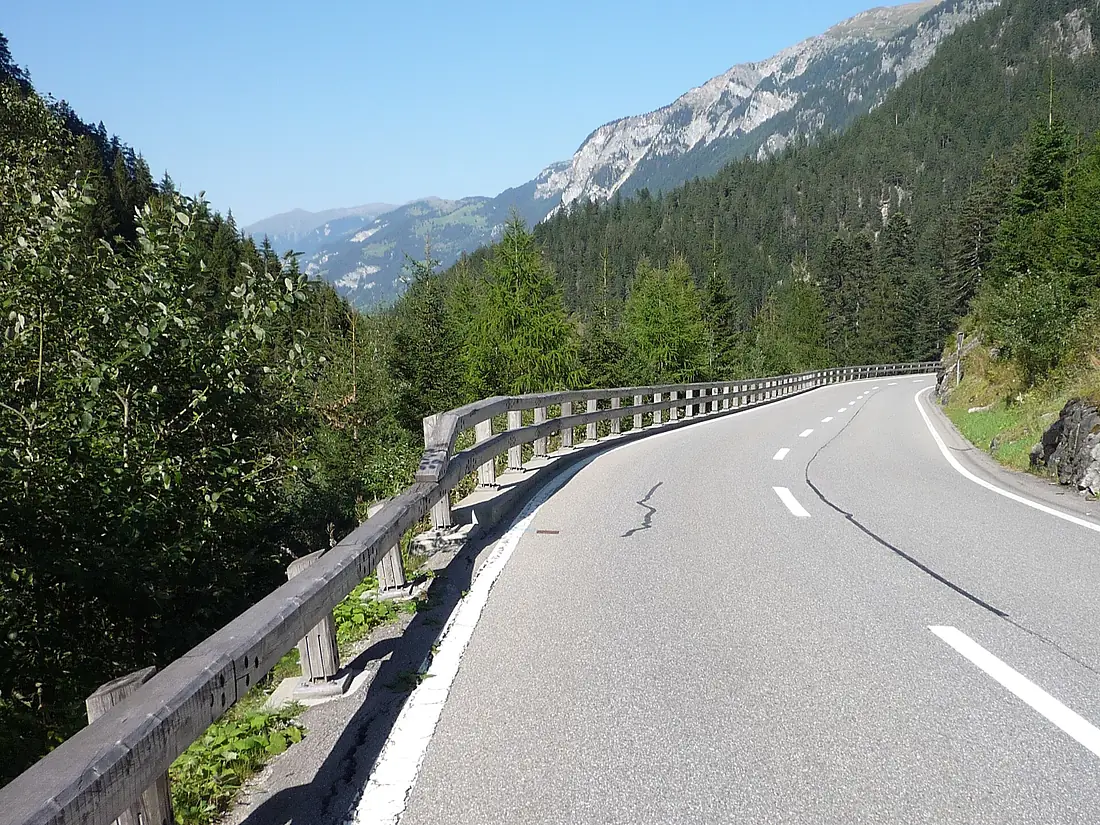 Kantonsstrasse Roflaschlucht