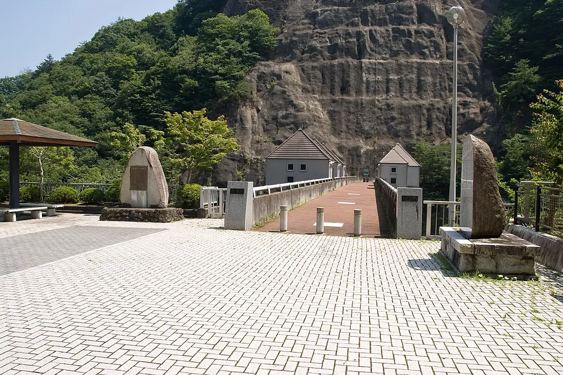 Ryujin Dam 01