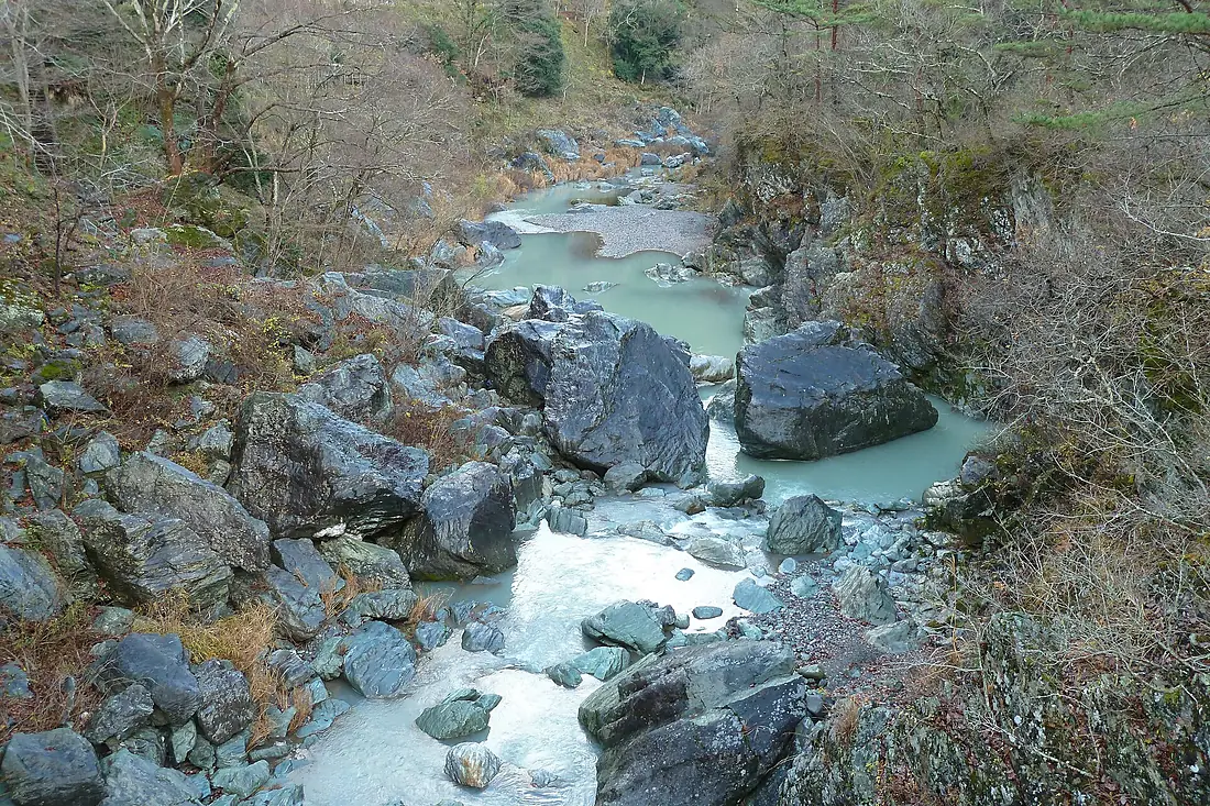 初冬の三波石峡 - panoramio (1)