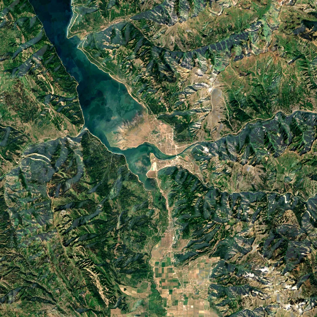 Snake River Canyon seen from above (Sentinel-2)