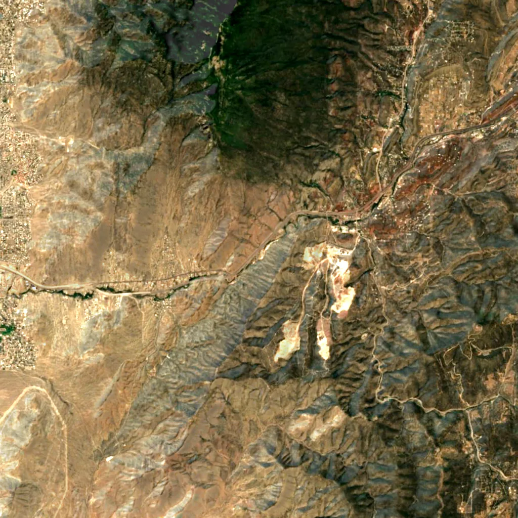 Tijeras Canyon seen from above (Sentinel-2)